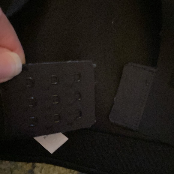 Athleta-34 DD- black shorts bra - Picture 5 of 8